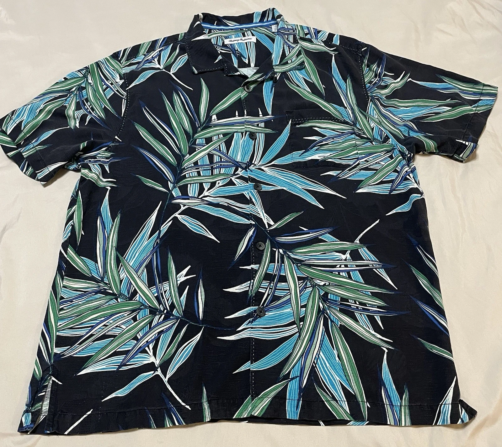 Tommy Bahama Serengeti Fronds Short Sleeve Button Down Silk Hawaiian Shirt Large