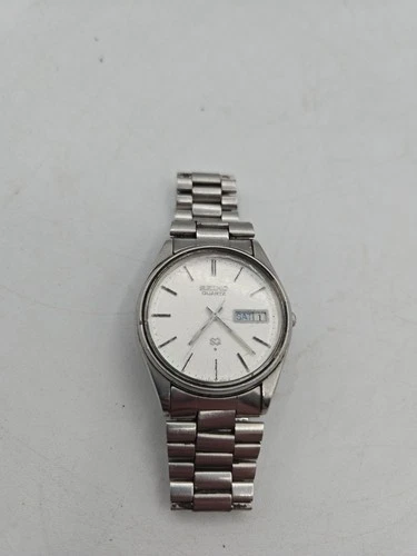 Vintage Seiko Men’s Watch Silver Tone Day Date - 34mm Original Band