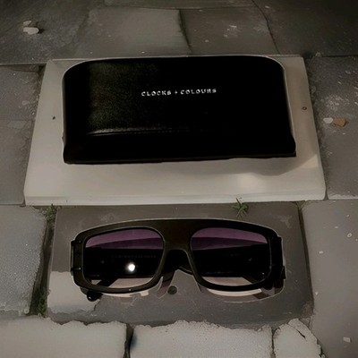 Sonnenbrille - Schwarz - Marke: Clocks And Colours