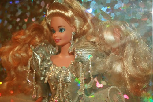 Barbie Doll Happy Holidays Barbie Hallmark Special Edition (1992) - Picture 9 of 12