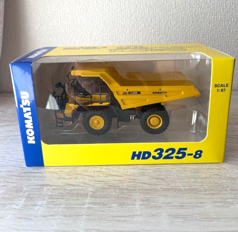 Komatsu Diecast Model HD325-8 Dump Truck 1:87 Japan Exclusive