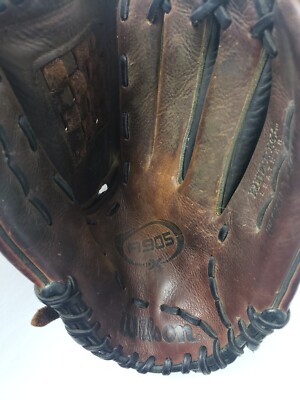 Wilson A905 3XCM A0905 32 3/4 Leather Baseball Glove - 12.5
