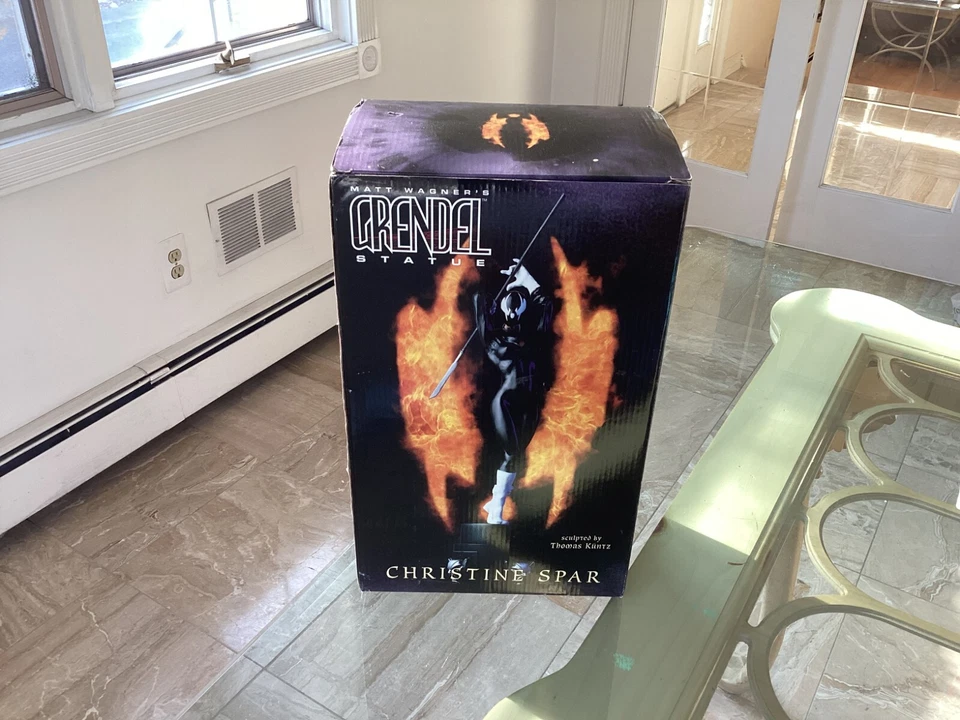 NUEVA Estatua de Matt Wagner Grendel Christine Spar LE 2000 DE CAJA SELLADA Mano Suelta Foto 4 de 4