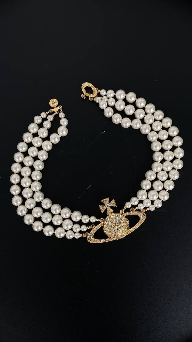 【Vivienne Westwood】THREE ROW PEARL BAS RELIEF チョーカー Vivienne Westwood Three Row Pearl Bas Relief Choker Necklace