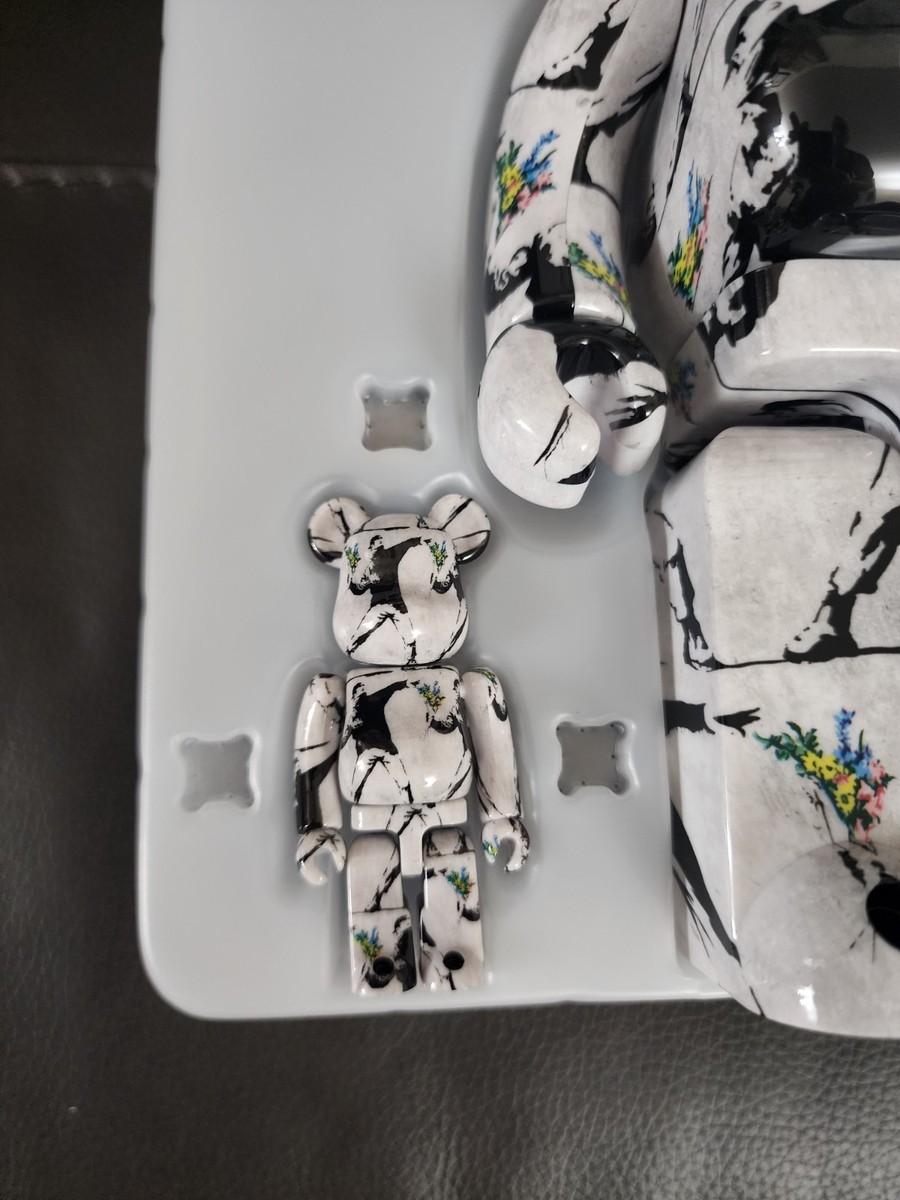 Medicom Bearbrick FLOWER BOMBER 100% & 400% Banksy Graffiti US