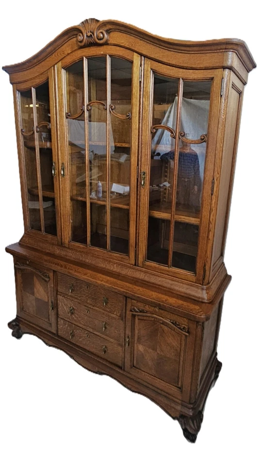 Gabinete de porcelana de roble aserrado vintage Country French Luis XV tallado años 30 Foto 4 de 4