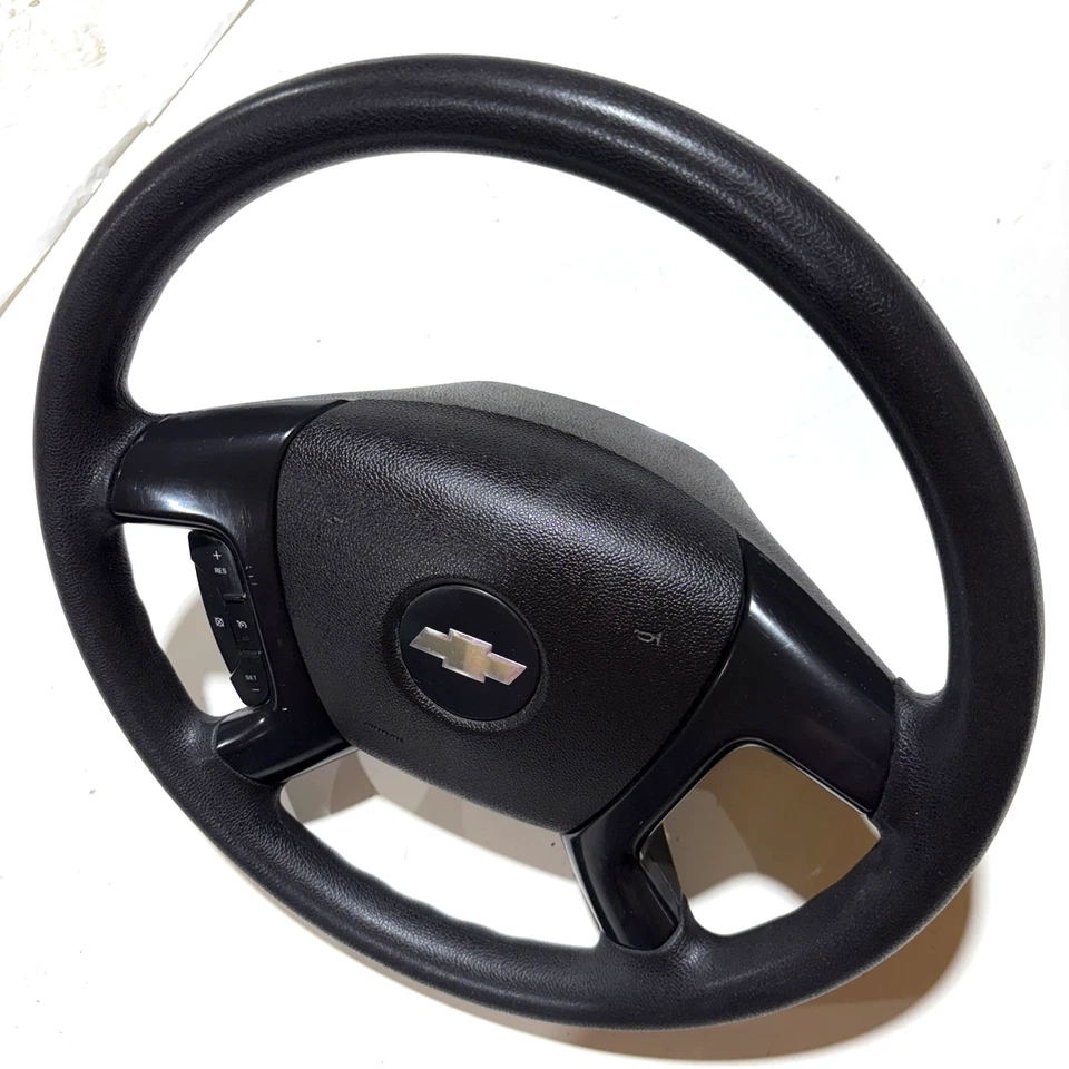 Volante GMC/Chevy 2007-2011 con control de crucero Tahoe, Sierra, Suburban Foto 2 de 4