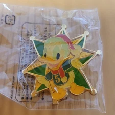 Disney TDS 5th Anniversary Donald Duck Christmas Pin Badge Not for Sale