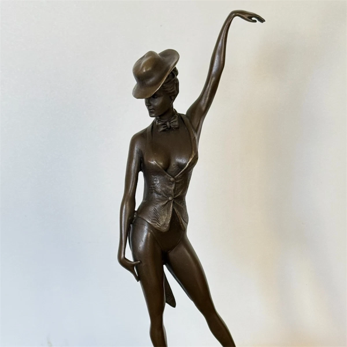 Tableau ancien Dame bronze laiton France Antique painting panel Dame bronze bra