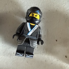 LEGO Ninjago Minifigure Nya - The Ninjago Movie (70618) (Genuine) + cap America 