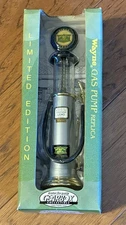 Limited Edition Wayne Gearbox John Deere Gas Pump Die Cast 8" 1997 Issue #07534