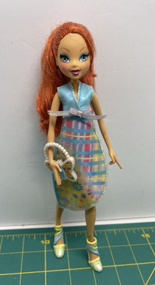 Mattel Winx Club BLOOM Singsational Doll 2005 in Fairy Magic FASHION PACK