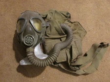 US ww2 goodyear rubber gas mask with carry bag