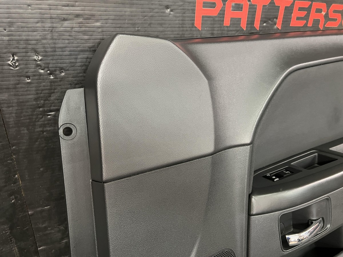 のん　1212 12-14 DODGE CHALLENGER R/T FRONT INTERIOR PASSENGER DOOR TRIM