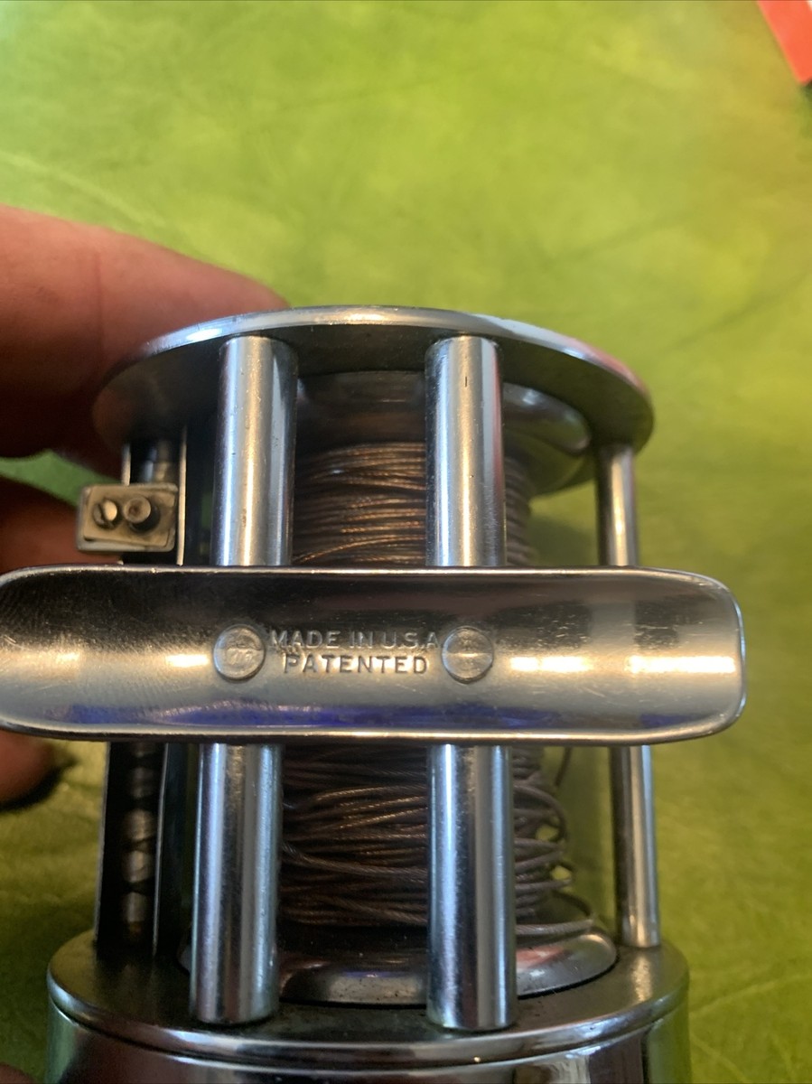 Vintage Fishing Shakespeare Service 1946 Model Level Winding