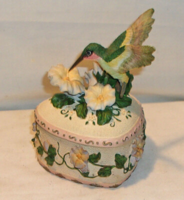 HERITAGE HOUSE SING A SONG BIRD MUSICAL TRINKET BOX - Main Image