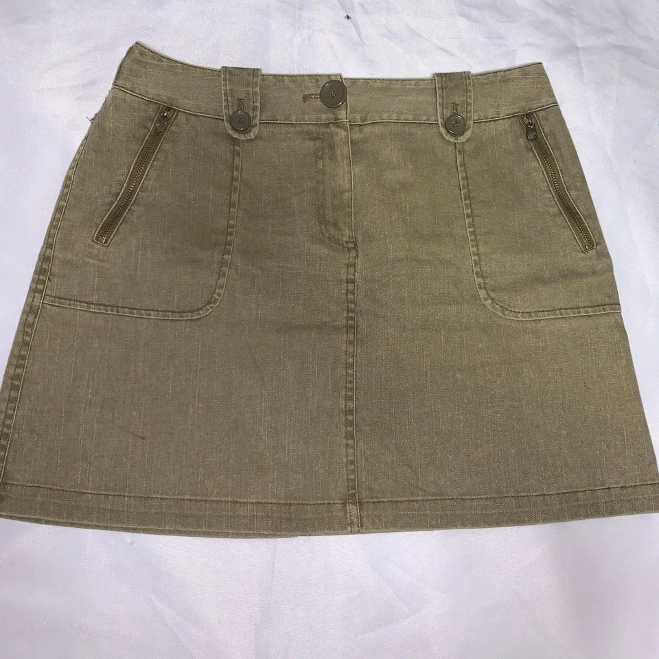 Context Women's 100% cotton miniskirt y2k skirt style size 6, front zip pockets. - Image 3 of 4