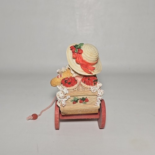 Cherished Teddies 202991 Diane I Picked The Beary Best For You" Strawberry Wagon - Imagen 3 de 12