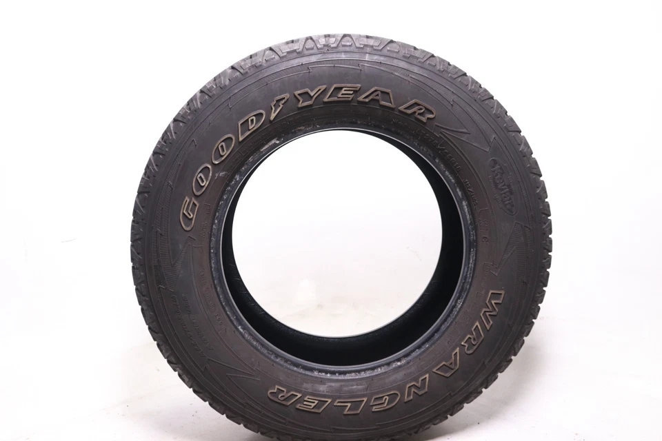 Juego de 2 usados LT 275/65R18 Goodyear Wrangler All-Terrain Adventure Kevlar Foto 4 de 4
