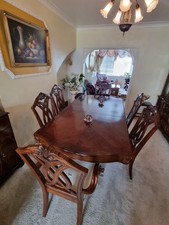 Extending Dining Table & 10 Chairs. With 2 Leaves.