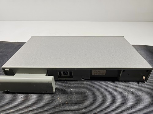Philips F2131 AM/FM Stereo Tuner – Vintage Analog Precision - Picture 8 of 9