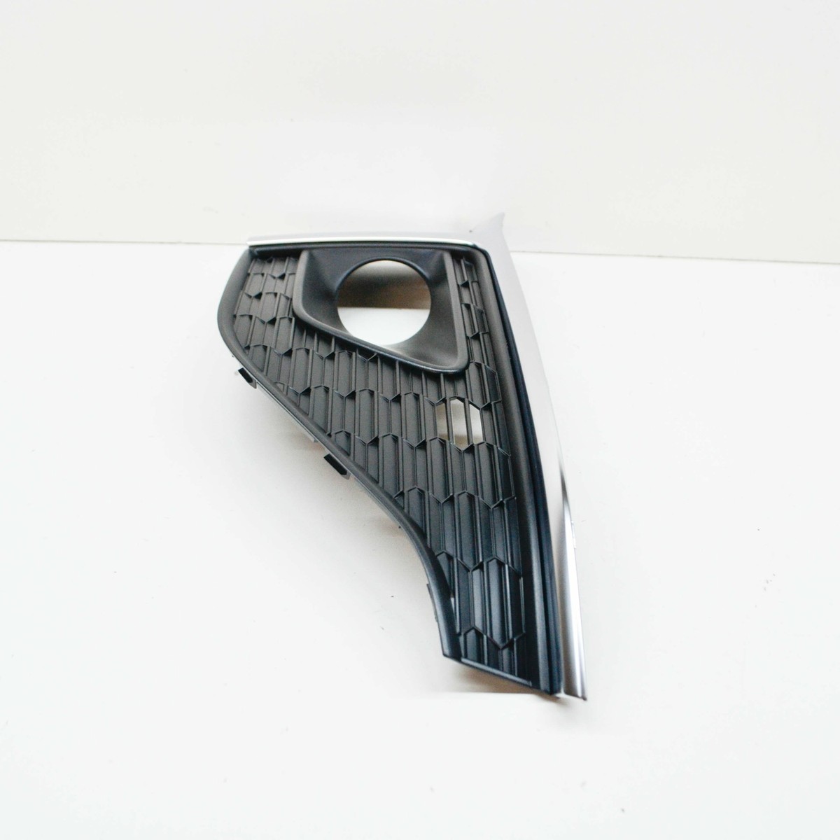 AUDI A5 Sportback 8W6 Front Bumper Left Outer Grille 8W6807681S3Q7  