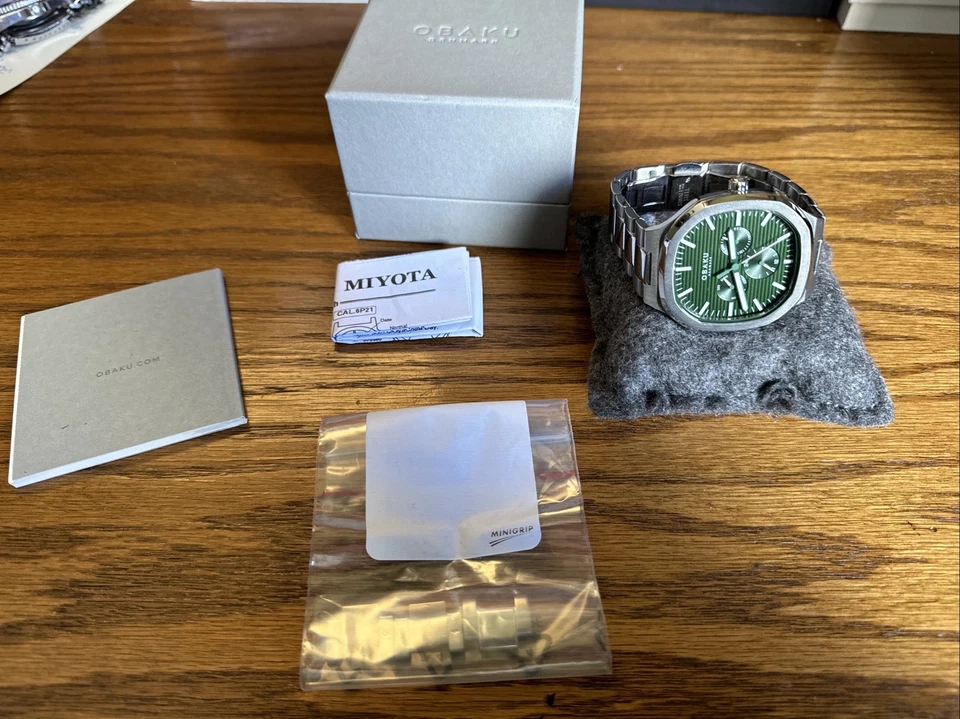 Obaku Stainless Steel mens watch, Green Dial, 42mm, Excellent Condition - Image 4 of 4