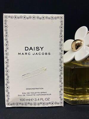 daisy eau de toilette 3.4oz spray marc jacobs look at ad pic 