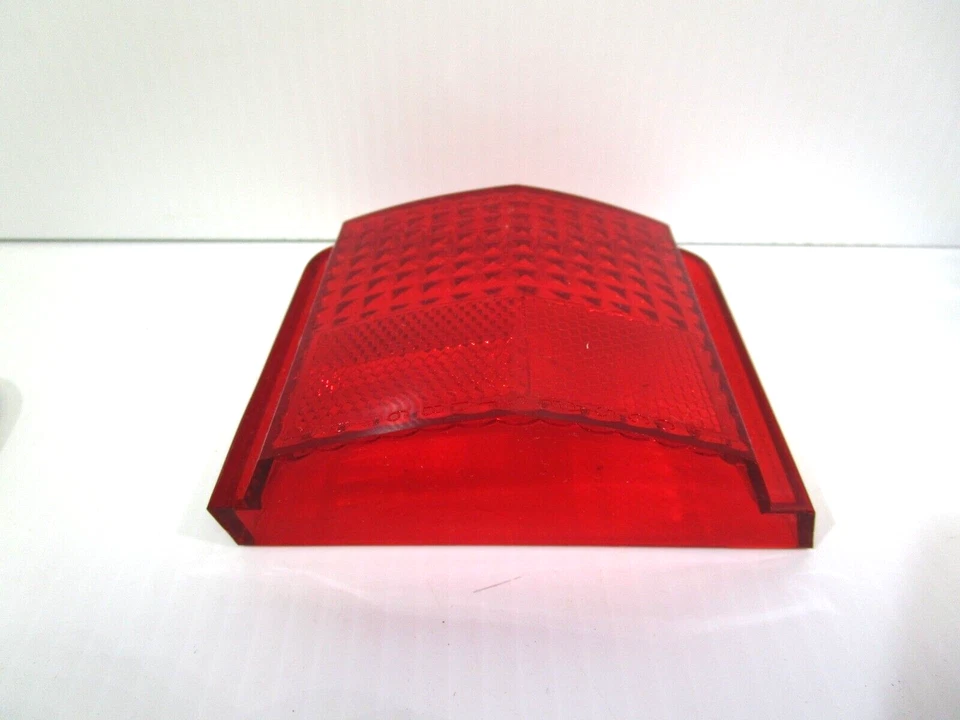NOS 1968 DODGE POLARA MONACO WAGON DRIVERS SIDE TAIL LAMP LENS #2809185 - Image 3 of 4