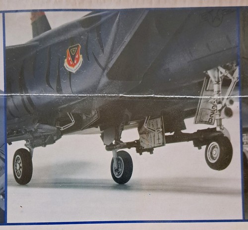 Revell F-15D/E EAGEL Plastic Model kit 1:72 New in box 85-5715 - Picture 3 of 6