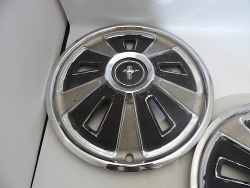 Pair of 1966 Ford Mustang 14" Hubcaps / Wheel Covers Used - Picture 2 of 11