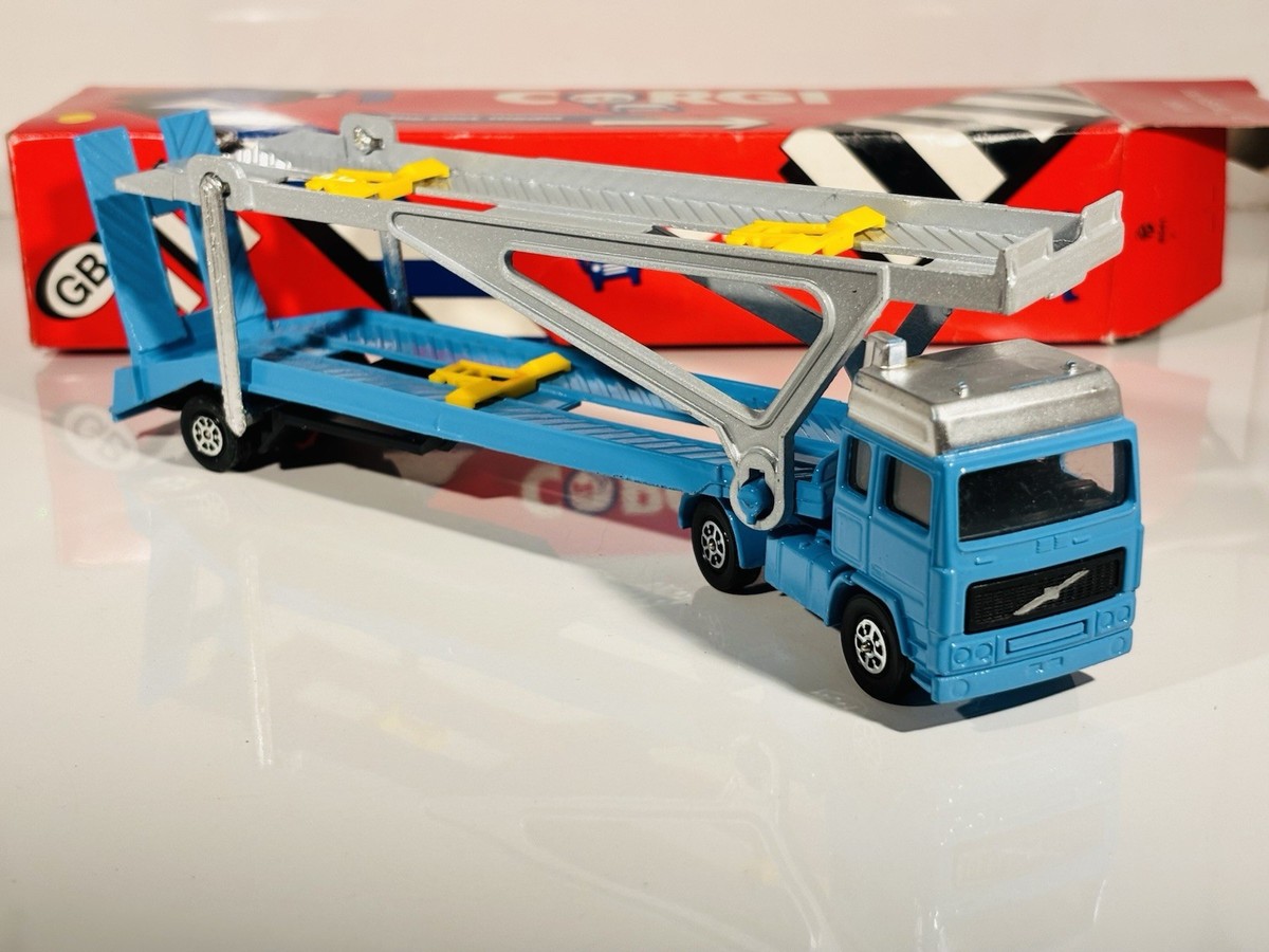 Corgi Juniors Red Box Volvo Globetrotter Car Transporter - Blue