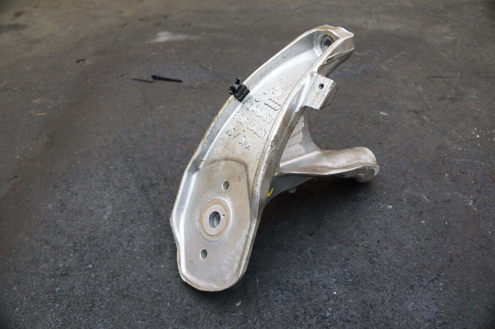 Right Passenger Side Engine Mount Arm Bracket 4S0199308B OEM Audi R8 Lms Gt4 18