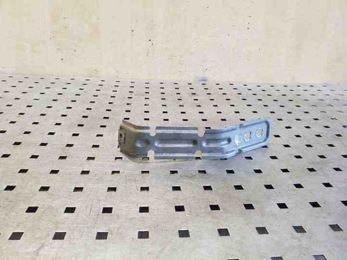 BMW X3 F25 Kotflügelhalter vorne rechts 2.0 Diesel 135kw 2011 26210369