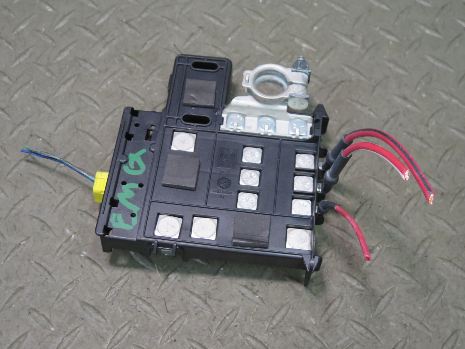 Maserati Quattroporte 2014-2021 Battery terminal