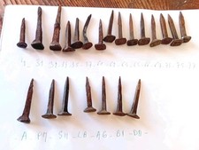 22  ANCIENS CLOUS  De Traverses De Chemin De Fer FER , Numéros Et Lettres,  Sncf