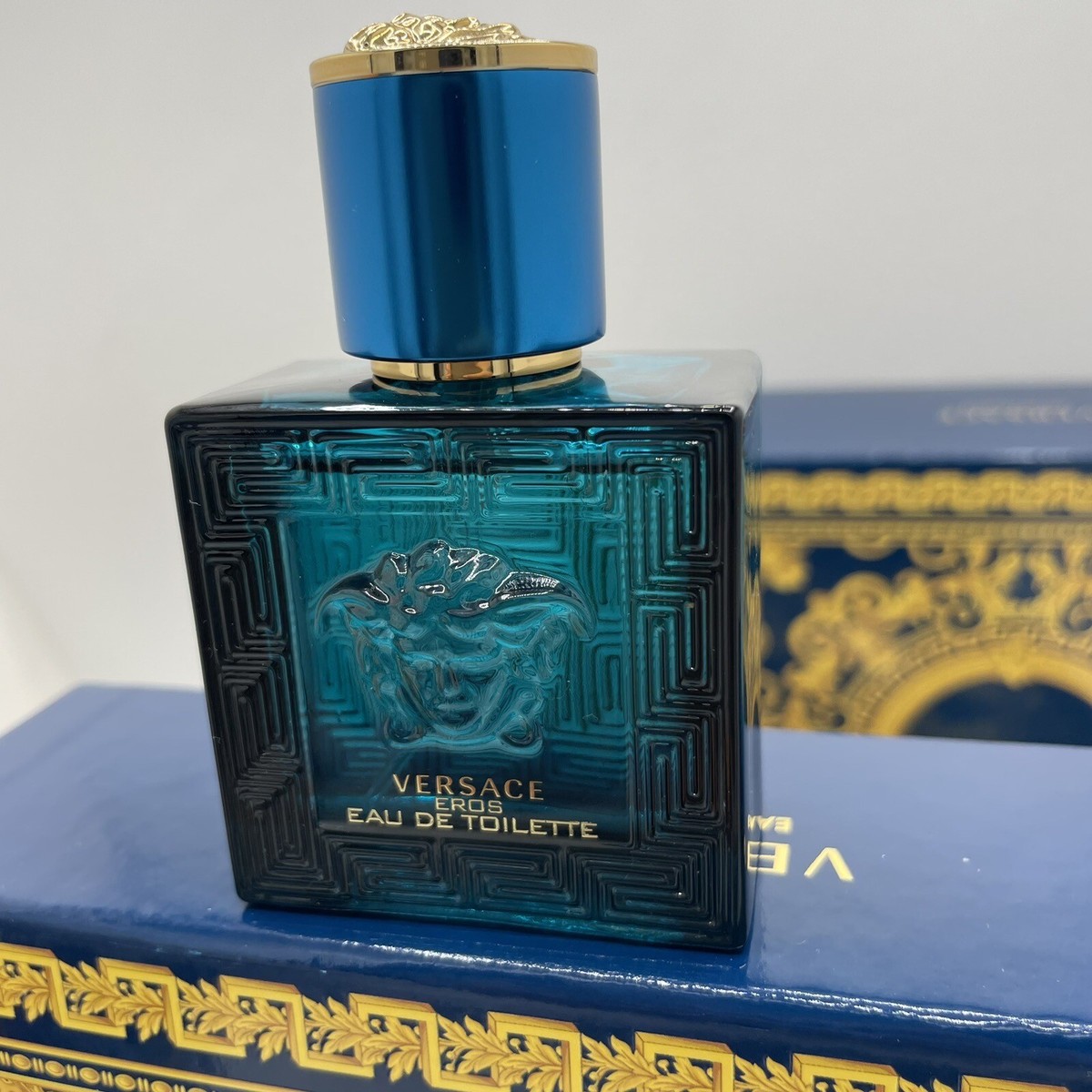 Versace Eros : Eau De Toilette 30 ml and Invigorating Shower Gel