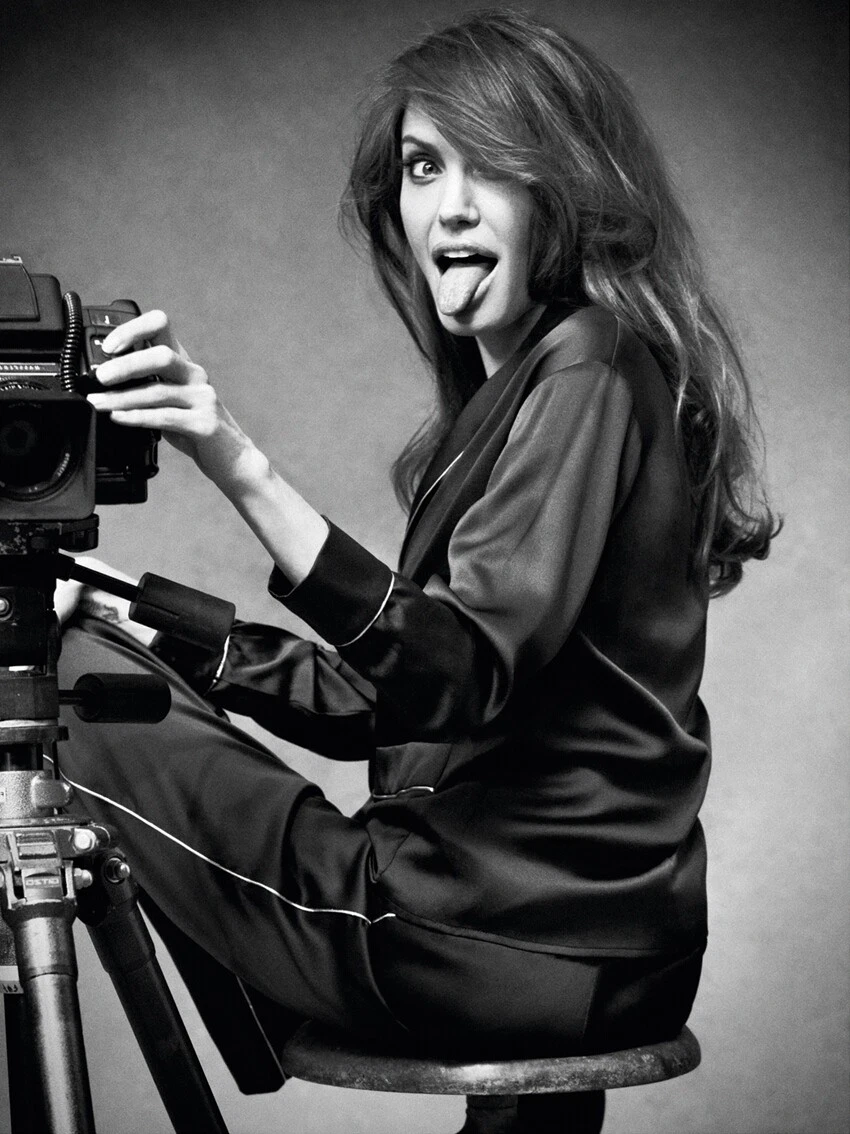 Angelina Jolie With Tongue Out Taking PH๏τos 8x10 Picture Celebrity Print | eBay