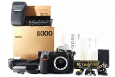 Nikon D300 12.3MP Digital SLR Camera & Nikon MB-D10 Battery Grip in Box