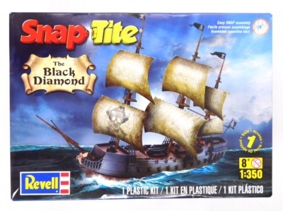 Revell The Black Diamond Snap Tite 1:350 85-1971 Model Kit Pirate Ship