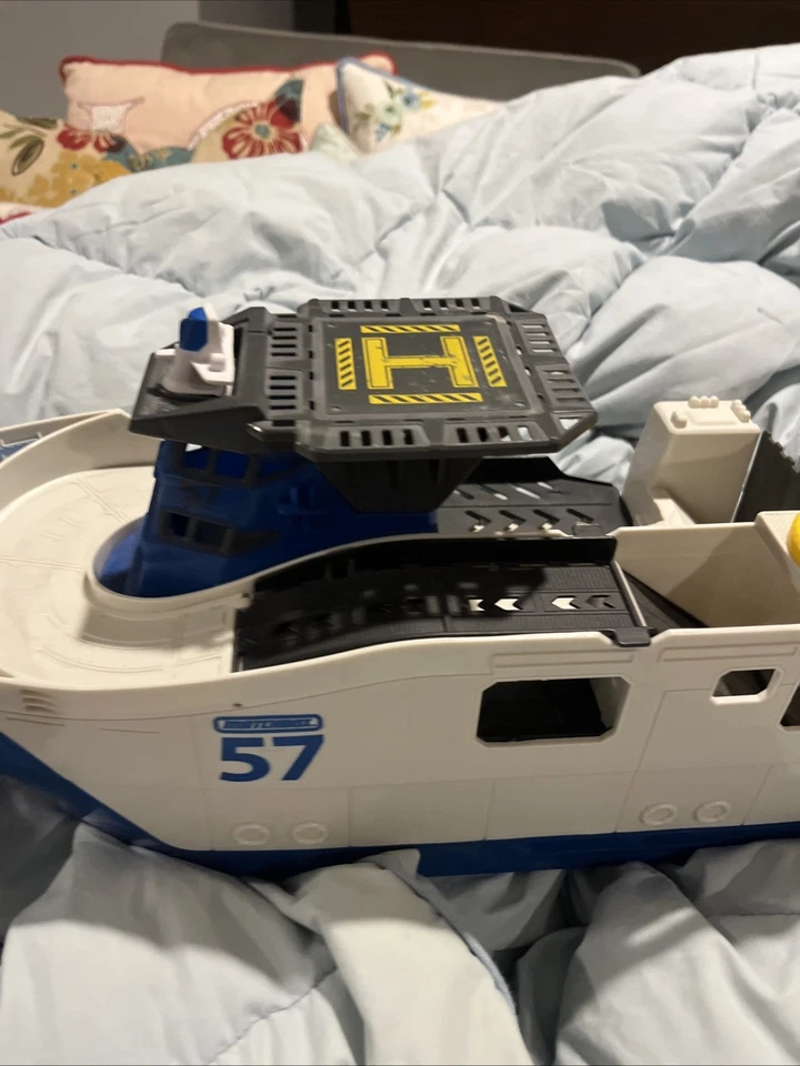 Matchbox - Mission Marine Rescue Shark Ship - BFN57 - Mattel 2013 - Ship Only - Image 2 of 4