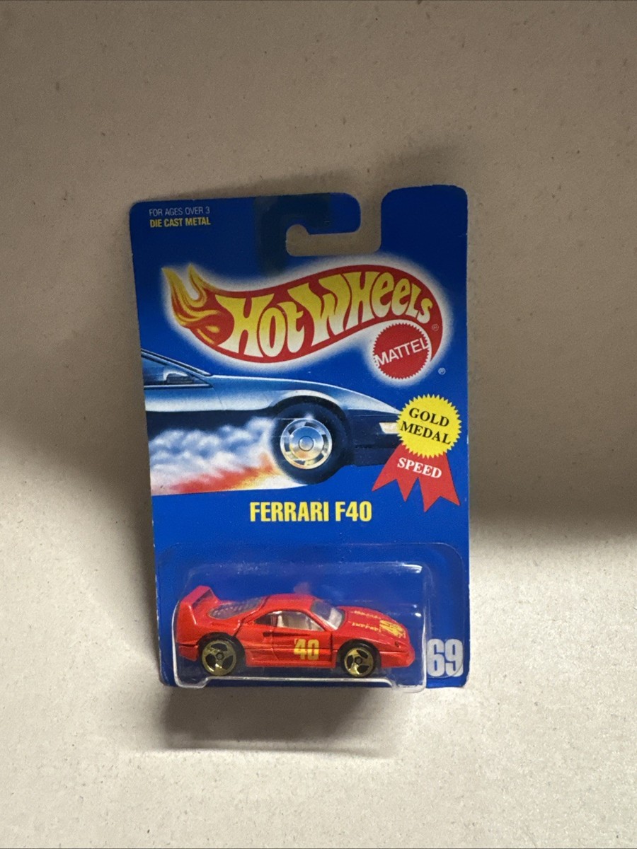 1991 Hot Wheels #69 Ferrari F40 Gold Medal Speed Rims Different