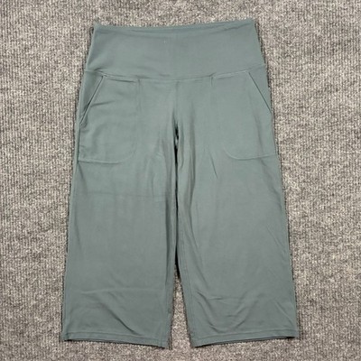 TUFF Athletics Womens Yoga Capri Pants Size L Green Pockets Stretch Activewear