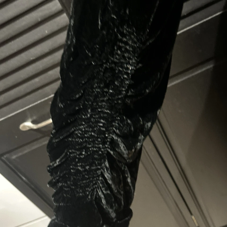 Vintage Marrika Nakk Black Velvet Opera Coat Rauched Sleeves Ruffle Collar Silk - Image 2 of 4