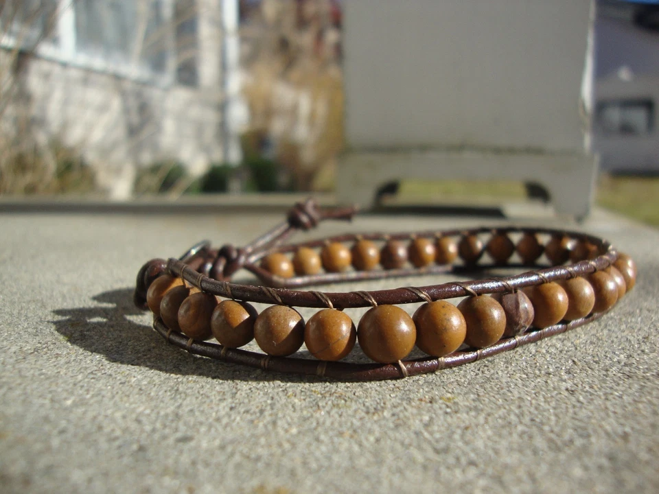 Pulsera de cuero marrón con cuentas de jaspe de piel de tigre para hombre hecha a mano EE. UU. Foto 4 de 4