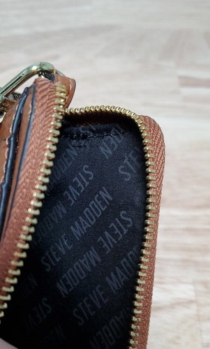 Steve MADDEN PEBBLED FAUX BROWN LEATHER WRISTLET Zip ID Credit Card - Picture 5 of 5