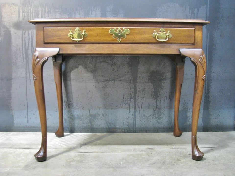 Tocador o escritura estilo caoba Kittinger Queen Anne como nuevo (CW 145) Foto 2 de 4