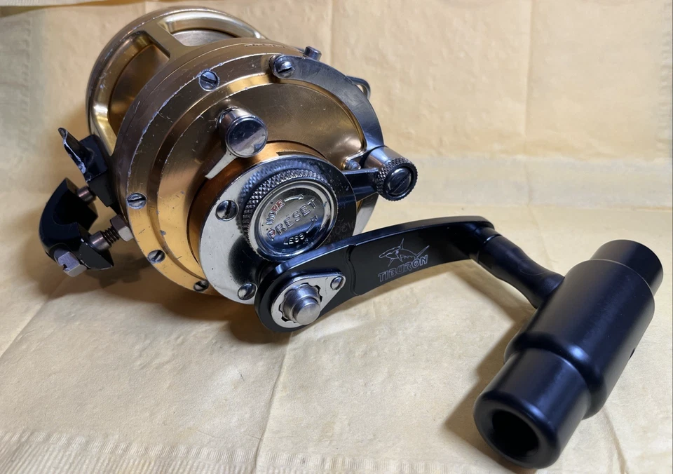 Penn International 50T 2 Speed Cal's w/ Tiburon Frame & T-Bar MK II Handle - Image 4 of 4