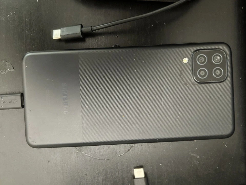 Samsung 900X3G 13 8GB 119GB Azul 2013 + Samsung A12 T Móvil Microsoft Gear Foto 4 de 4