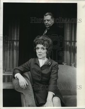 1969 Press Photo Dan Dailey and Barbara Baxley occupy "Plaza Suite" - mjp06727 1969 Press Photo Dan Dailey and Barbara Baxley occupy "Plaza Suite" - mjp06727
